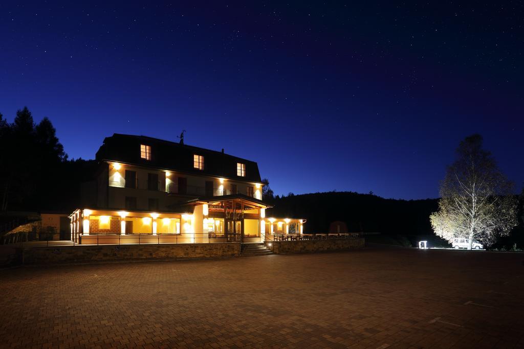 Hotel Ostrov ติซา ภายนอก รูปภาพ