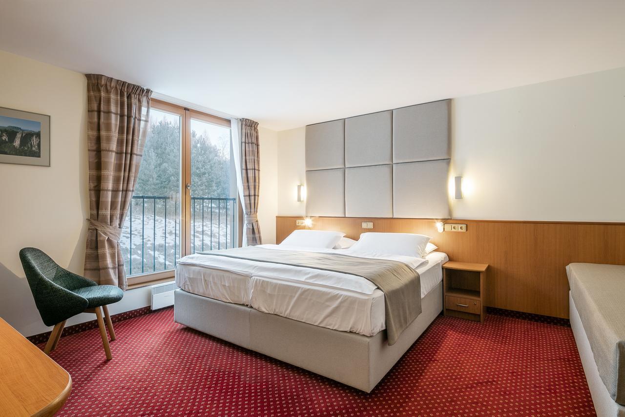 Hotel Ostrov ติซา ภายนอก รูปภาพ