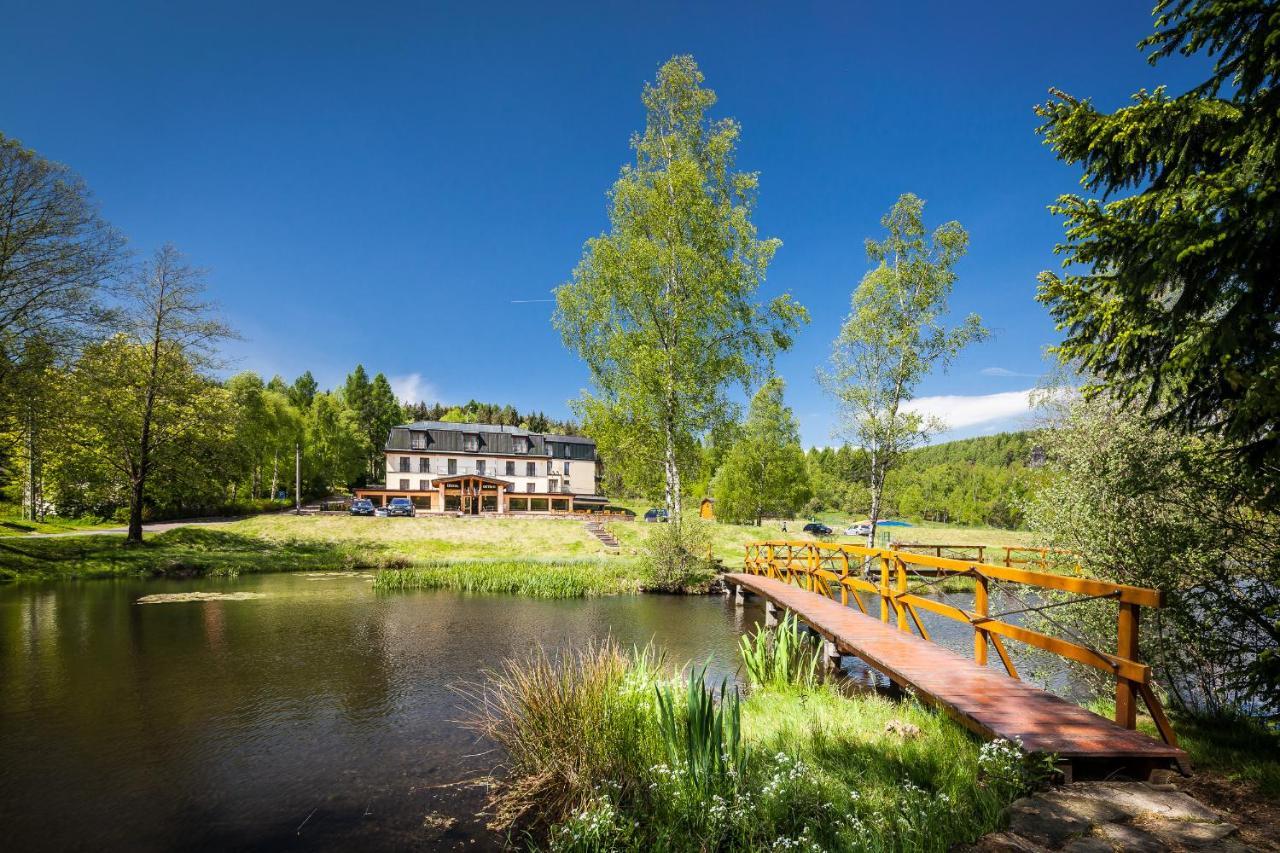 Hotel Ostrov ติซา ภายนอก รูปภาพ