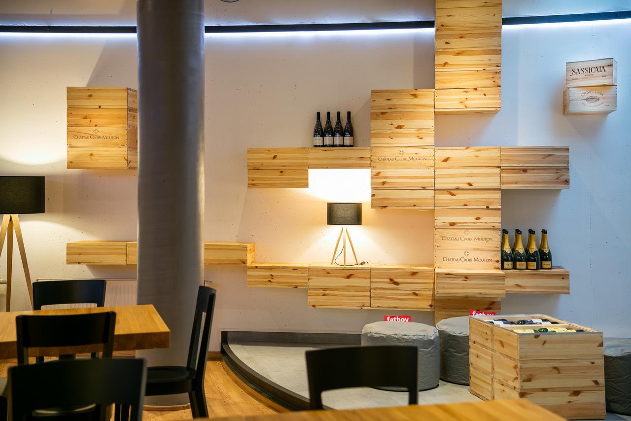 Hotel Ostrov ติซา ภายนอก รูปภาพ